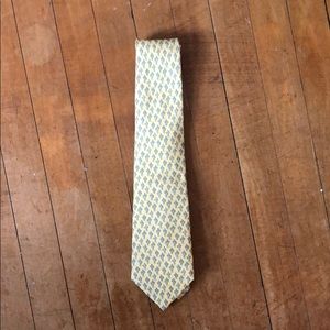 Vineyard Vines, yellow, silk, cactus necktie.